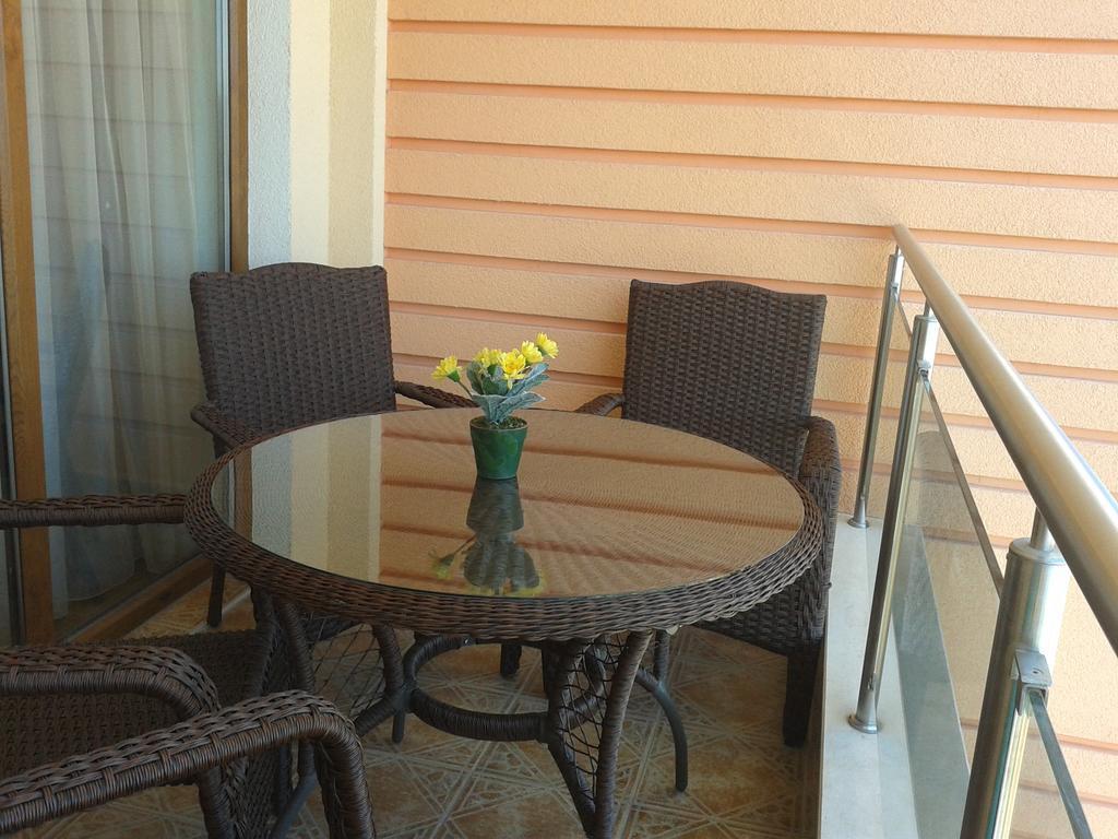 Apartment In St. Constantine And Helena Saints Constantine and Helena Esterno foto