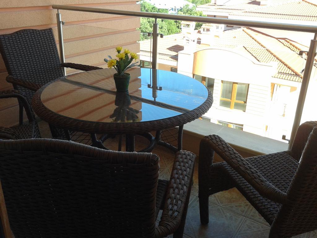 Apartment In St. Constantine And Helena Saints Constantine and Helena Esterno foto